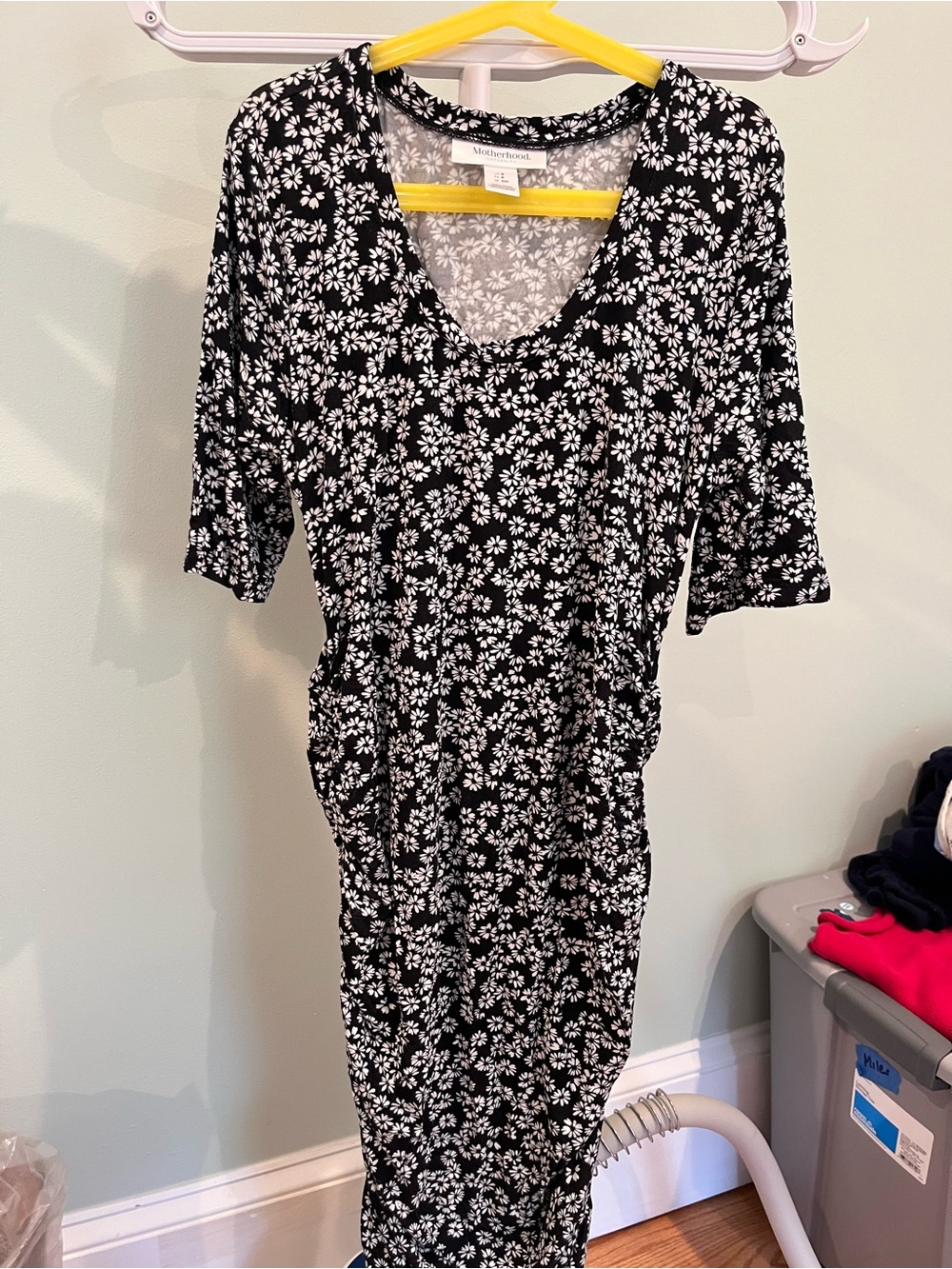Motherhood maternity Black & White Floral Women’s ruched Dress